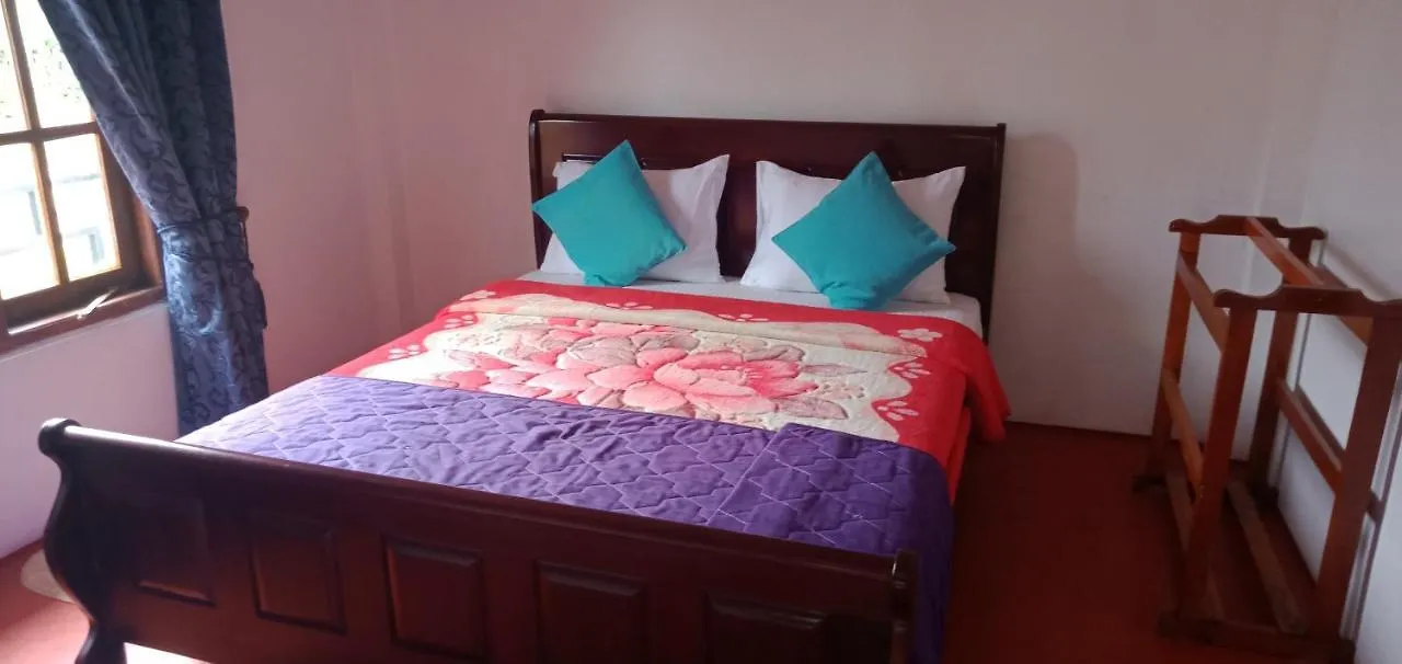 The Train View Bed & Breakfast Nuwara Eliya 3*,