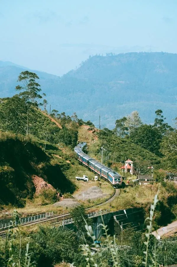 The Train View Bed & Breakfast Nuwara Eliya 3*,