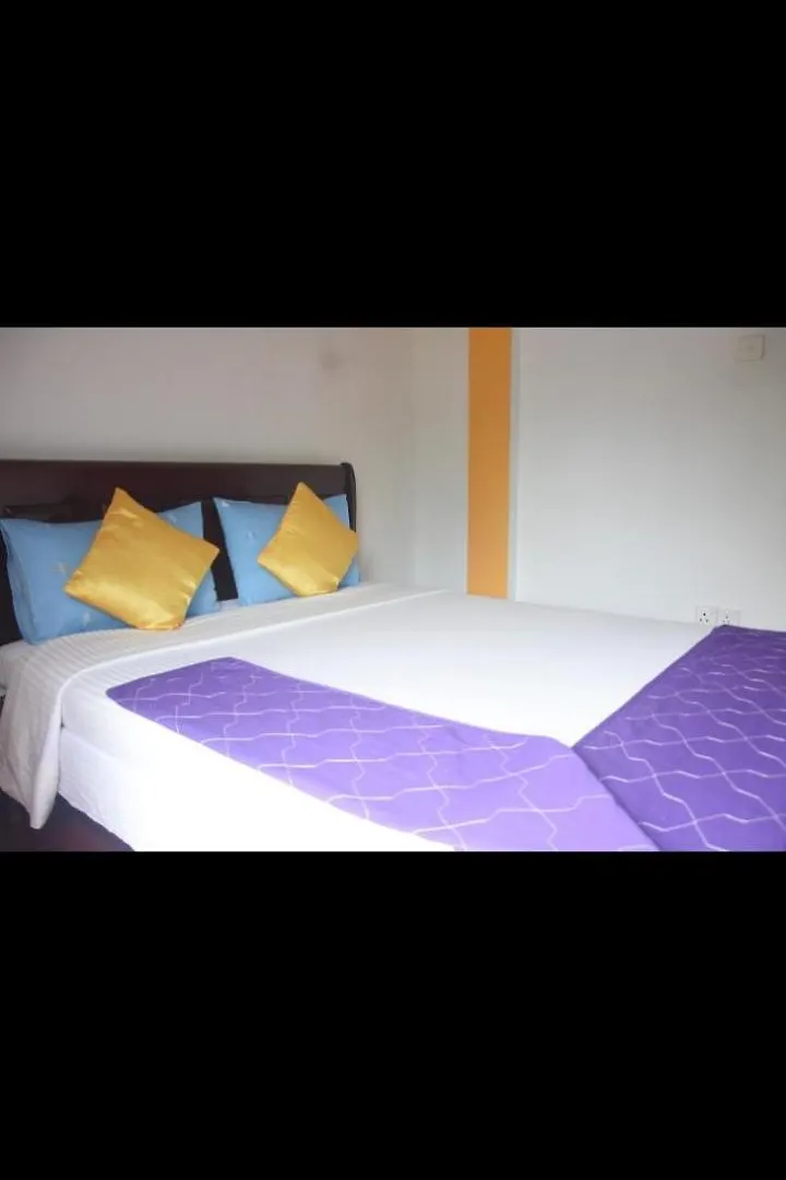 ***  The Train View Bed & Breakfast Nuwara Eliya Sri Lanka