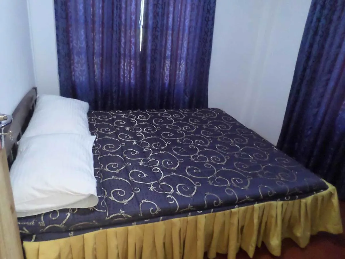 ***  The Train View Bed & Breakfast Nuwara Eliya Sri Lanka